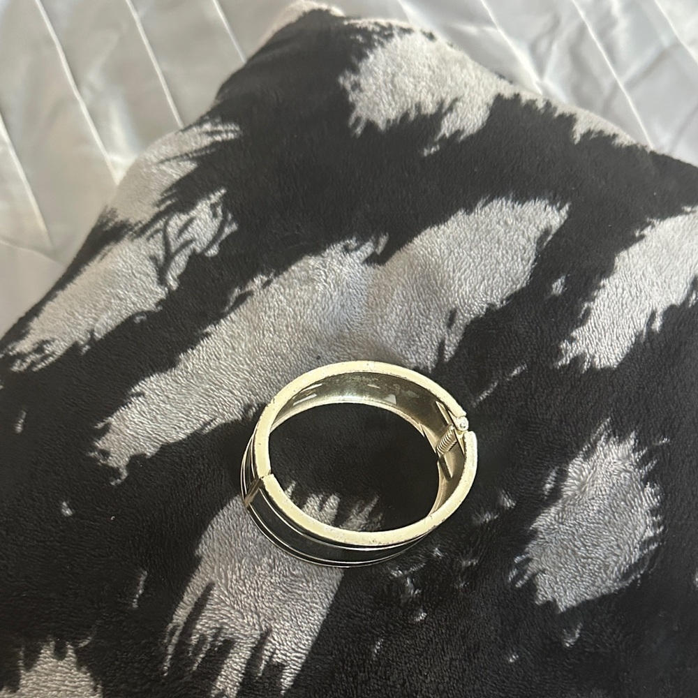 Black and Gold Bangle Bracelet - Picture 2 of 3